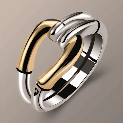 Vintage Knotted Ring in Gold and Silver